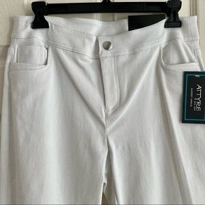 NWT White Pants by Attyre Size 10